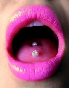 ¿Cuánto tiempo tarda en sanar un piercing en la lengua?