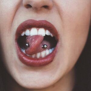 Dolor de piercing en la lengua: ¿cuánto duelen?