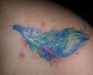 Espinillas en los tatuajes: cómo tratarlas de forma segura