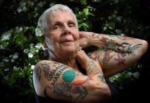 Ancianos con tatuajes: entintados y aún impresionantes