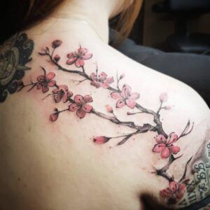 75 asombrosos tatuajes de flores de cerezo y su significado