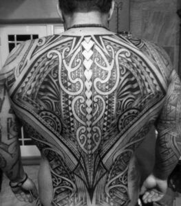 95 tatuajes maoríes alucinantes y su significado