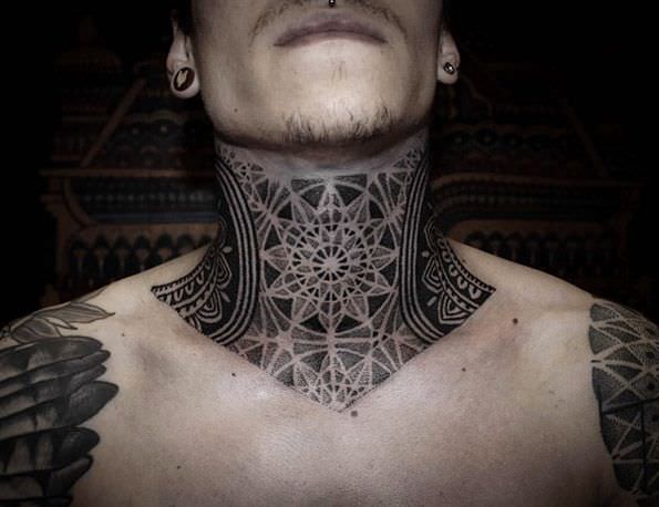 neck tattoo pain