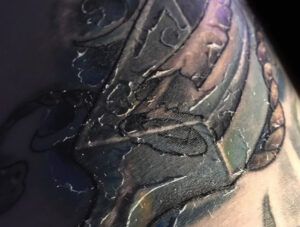 ¿Por qué los tatuajes se pelan durante la cicatrización?