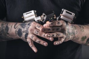 Rotatorio vs.  Máquinas de tatuaje de bobina