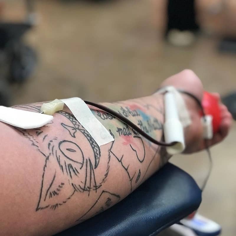 Tatuajes y donación de sangre