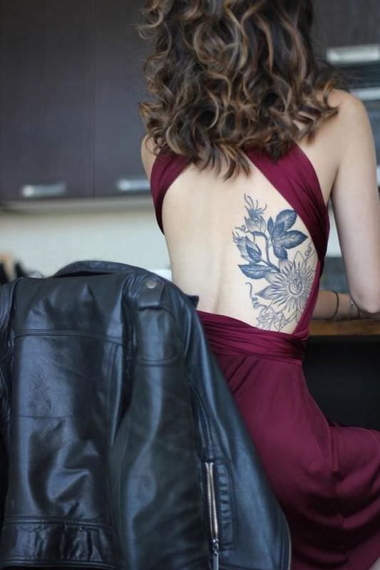 ¿Se puede usar ropa ajustada sobre un nuevo tatuaje